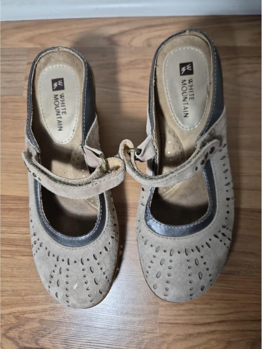White Mountain Leather Round Toe Slip On Shoes 6m